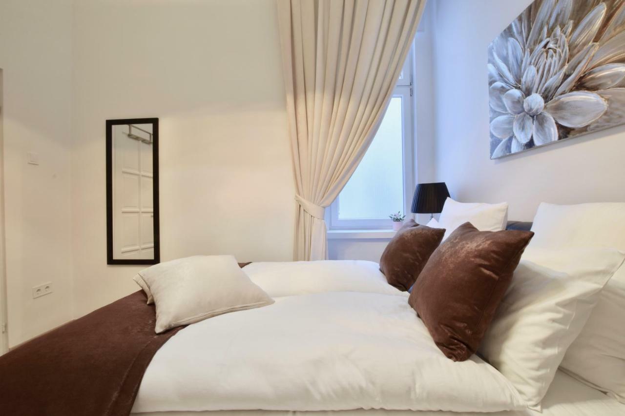 Luxury Apartment By Hi5 - Havas Street ブダペスト エクステリア 写真